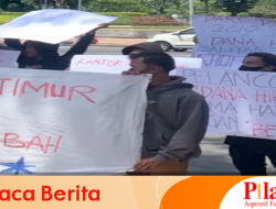 Mahasiswa dan 4 Elemen Kelompok Aktivis Gruduk Kantor Gubernur Jawa Timur