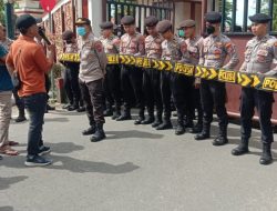 LKPP Jatim Aksi di Depan Kantor Satpol PP Pamekasan ‘Segel Permanen Tempat Maksiat’