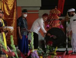 Wali Kota Suroboyo Kembali Buka Beasiswa Penghafal Kitab Suci Hindu