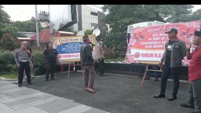 Dukungan Terhadap KPK, Forum NGO Madura Menggelar Unjuk Rasa di Kantor DPRD dan Polda Jawa Timur