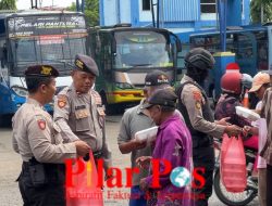 Polres Situbondo Bikin Senyum Bahagia Pekerja Jalanan Dengan PASABER