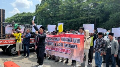 Belum Ada Penetapan Tersangka Dugaan Penyelewengan Bansos di Desa Gunung Rancak AMSB Demo Kejati Jatim, Hanafi: Janji Kejari Sampang Itu Janji Palsu