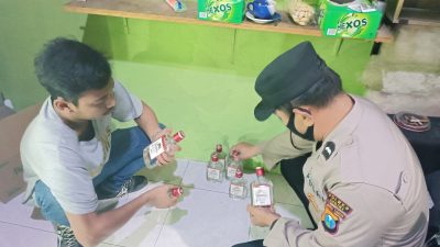 Rumah Kras Kediri Simpan dan Jual Ratusan Botol Miras, Digerebek Polisi 