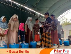 Salurkan Beras Hasil Bumi Tanah Pecaton, Pemdes Banyumas Sampang Berikan Santunan Anak Yatim Dan Kaum Dhuafa