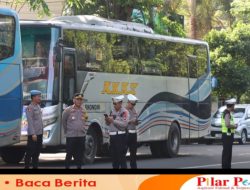 Kapolres Bondowoso Memberangkatkan 5 Bus Dalam Giat Arus Balik Lebaran 1444. Hijriah