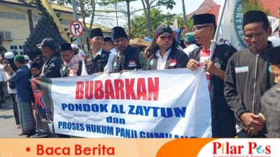 Ratusan Masyarakat Demo Kemenag Sampang, Mendesak Pemerintah Menutup Ponpes Al-Zaytun Secara Permanen