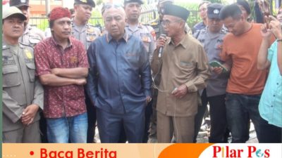 Puluhan Aliansi Masyarakat Sumenep Bersuara Aksi Tabur Uang di Depan Kantor DPRD Sumenep