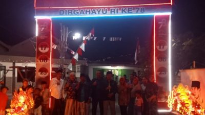 Plt Camat Sampang Takjub Saat Kunjungi Kampung Glisgis Penuh Dengan Pernak Pernik Dan Bendera Merah Putih di Momen HUT RI ke 78