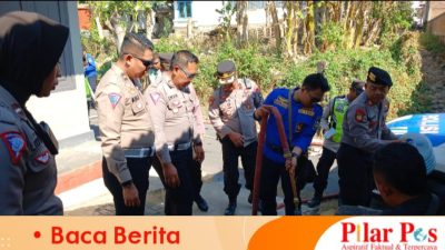 Kekeringan Melanda, Polisi Bantu  Droping Air Bersih Ke  Masyarakat