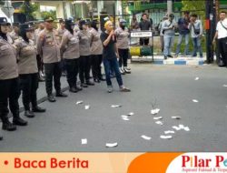 Belum Ada Kepastian Hukum Laporan Dugaan Penggelapan Dana Bansos Desa Gunung Eleh, Sejumlah Aktivis Demo Polres Sampang 