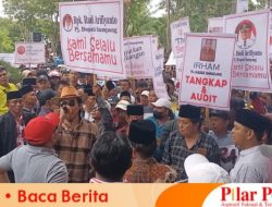 Saat Aksi Demo, Ribuan Massa Dukung PJ Bupati Sampang Agar Tak Takut Diintervensi Oleh Oknum Preman Politik