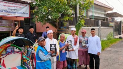 Berbagi Rezeki di Bulan Ramadan, AWAS Sampang Bagikan Paket Sembako Dan Santuni Anak Yatim