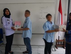 Pembagian Modul Buku Dukung Pendidikan S1 Agribisnis Bagi Warga Binaan Lapas I Madiun