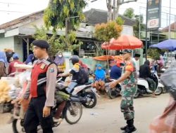 Sinergi TNI – Polri, Lakukan Pamturlalin di Pasar Waru Pamekasan Lancar Terkendali