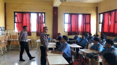 Hari Pendidikan Nasional, Satlantas Polres Gresik Go to School di SMKN 1 Duduksampeyan