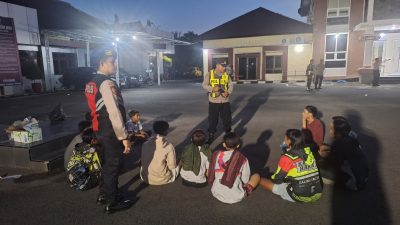 Polisi Berikan Pembinaan Kepada Para Remaja Yang Terjaring Balap Liar