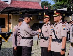 Kapolres Pimpin Upacara Serah Terima 8 Jabatan Polres Blitar Kota