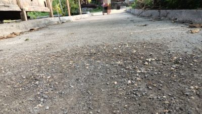 Belum Seumur Jagung, Pembangunan Rabat Beton di Desa Pangongsean Sampang Sudah Rusak