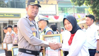 Raih Penghargaan, Dua Polwan Polres Lumajang Dinilai Berprestasi dan Berdedikasi