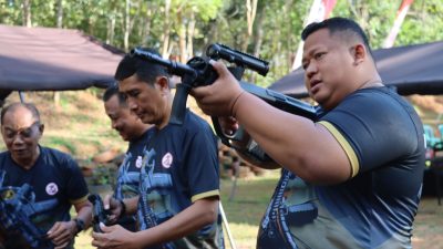 Asah Kemampuan Penembak, Polres Pamekasan Gelar Lomba Menembak Menyambut Hari Bhayangkara Ke-78