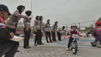 Hari Bhayangkara ke- 78: Tingkah Gemas Balita Dalam Pushbike Race Satlantas Polrestabes Surabaya