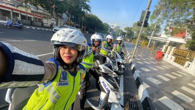 Trio Srikandi Satlantas Polrestabes Surabaya, Gelar Patroli Humanis di Jalan Raya