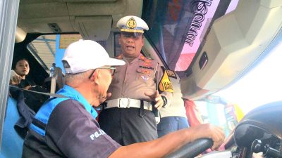 Operasi Patuh Semeru 2024 Polres Lumajang Gelar Sosialisasi Tertib Lalin di Terminal Menak Koncar