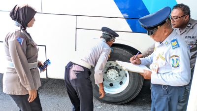 Operasi Patuh Semeru 2024 Polres Lumajang Gelar Sosialisasi Tertib Lalin di Terminal Menak Koncar