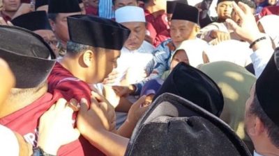 Sambut Bebas Dari Rutan Sampang, Ribuan Masyarakat Padati Kediaman Bun Wid Kades Ketapang Daya