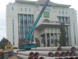 Miris..!!.Pekerjaan Proyek Gedung Sarana Prasarana Kejati Jatim Timbulkan Masalah Kerusakan Rumah Warga, Kontraktor PT. Anggaza Widya Ridhamulia Diduga Tutup Mata