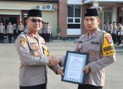 Bentuk Penghormatan Hari Santri 2024, Polres Pamekasan Melakukan Upacara dengan Menggunakan Kopyah Hitam