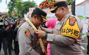 Tradisi Welcome And Farewell Parade Pisah Sambut Kapolres Pamekasan