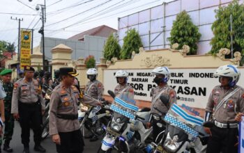 Wakapolres Pamekasan Pimpin Apel Gelar Pasukan Ops Keselamatan Semeru 2025, ”Tertib Berlalu Lintas Guna Terwujudnya Asta Cita”