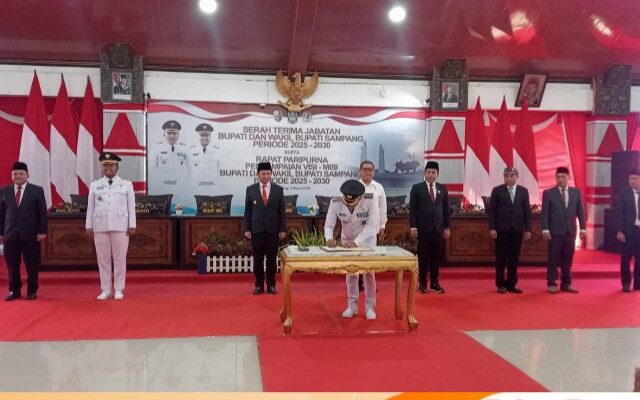 DPRD Sampang Gelar Rapat Paripurna Penyampaian Pidato dan Sertijab Bupati Masa Bakti 2025-2030