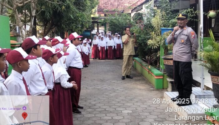 Program Kapolres Pamekasan, Polisi Jadi Irup Setiap Senin Di Sekolah-Sekolah Untuk Berikan Himbauan Kamtibmas