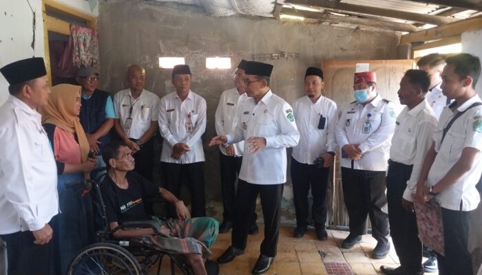 Hidup Sebatangkara Warga Jungcangcang Pamekasan dikunjungi Bupati 