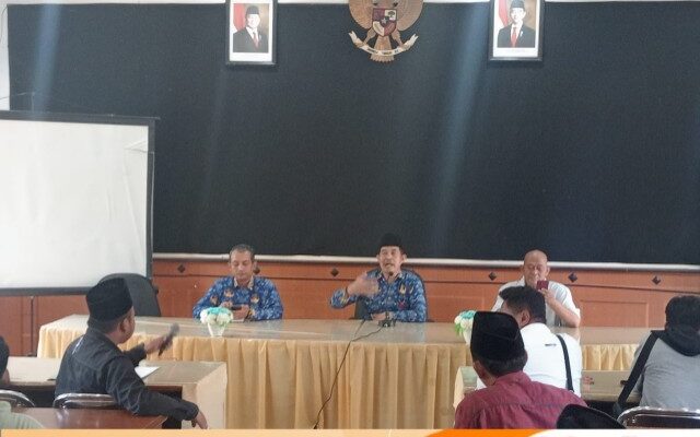 Mendesak Terbitkan Kode Siskeudes dan Hentikan Pemecatan Sepihak, Perwakilan 11 Desa di Banyuates Audensi DPMD Sampang