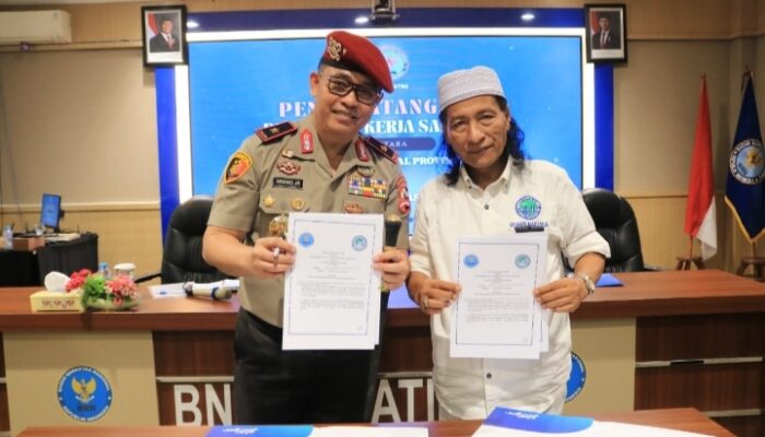 Kepala BNNP Jatim Brigjen. Pol. Awang Joko Rumitro, S.IK., M.Si menandatangani (PKS) dengan Yayasan Ponpes Al-kholiqi Rehabilitasi Pecandu Napza