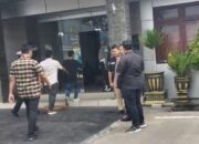 Forkot Pamekasan Desak Penegakan Hukum Bersih, Demo di Polres Berlangsung Tegang